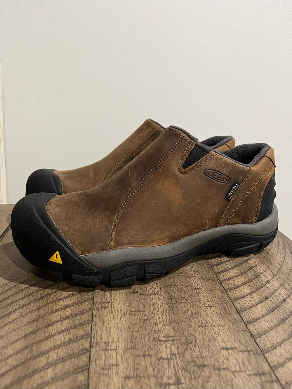 Keen Brixen Low Slip On Men's Size 9.5 Waterproof Insulated Mules Shoes Boot NEW
